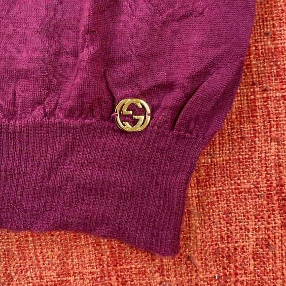 GUCCI Burgundy Raspberry Cashmere Turtleneck Sweater Knit Gold GG - Picture 7 of 11